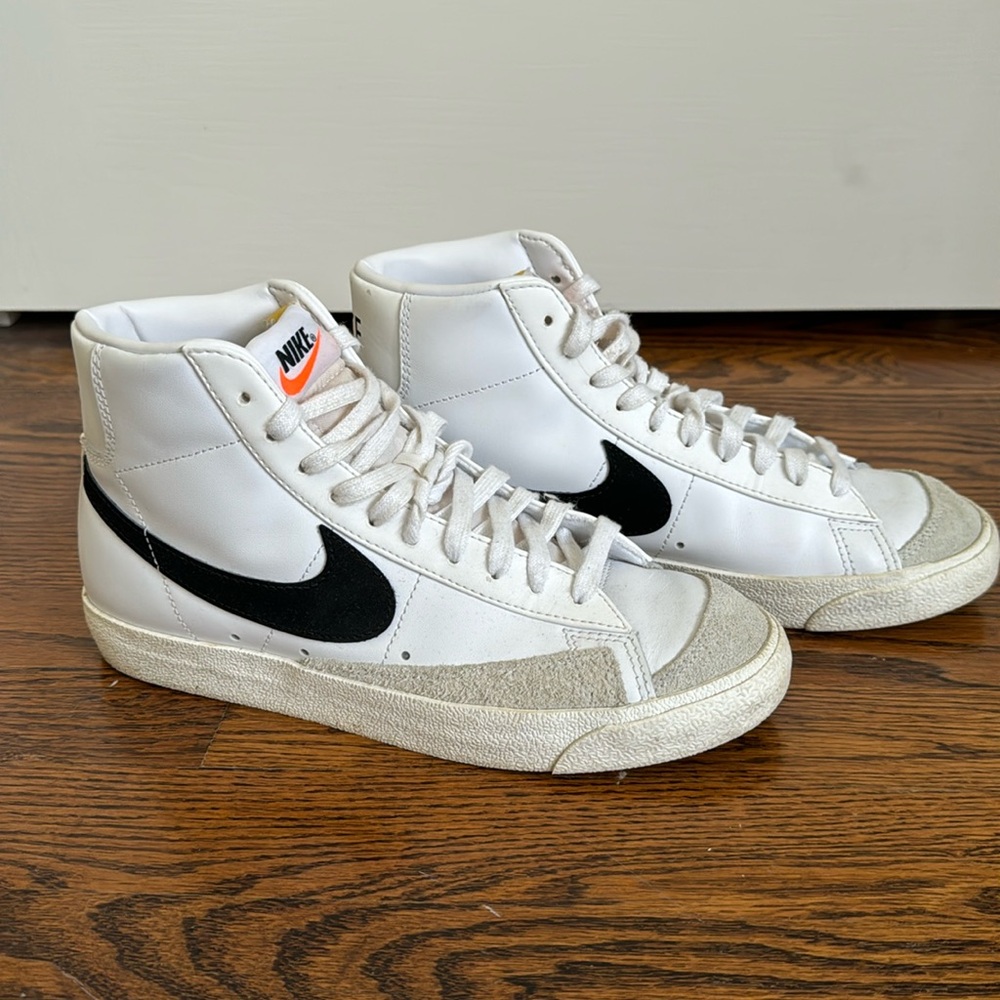 White Nike Blazers, Size 9 (womens)